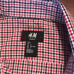 H&M Men’s red/white/blue plaid dress shirt (L)